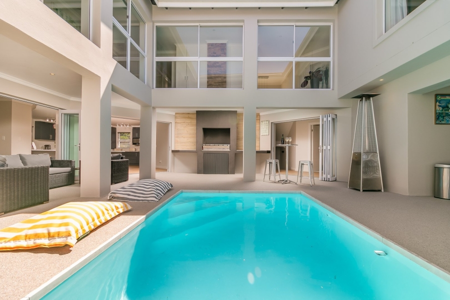 6 Bedroom Property for Sale in Pezula Golf Estate Western Cape